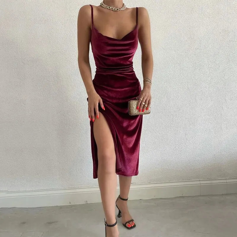 ELEGANT VELVET MIDI BODYCON DRESS - Dias London